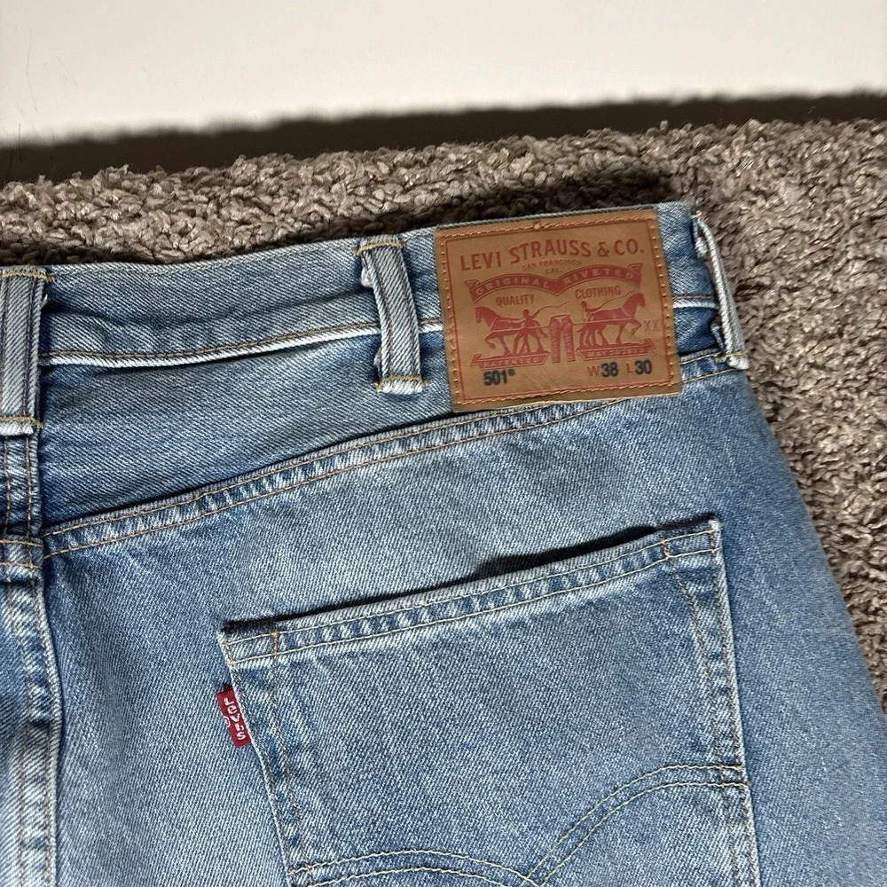 Levi's 501 Original‎ Fit Button Fly Light Wash Denim Jeans Men's W38 L30 Faded